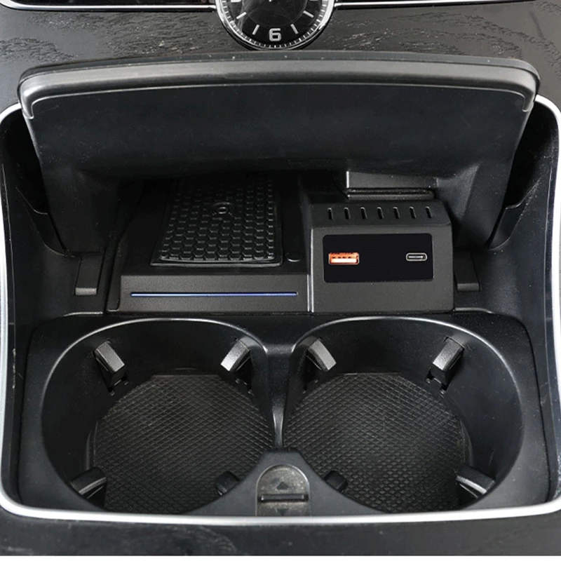 15W Carro de carregamento sem fios QI telefone, carregador rápido, carregador de almofada de carregamento do painel para a Mercedes Benz W205 C43 AMG C63 GLC X253