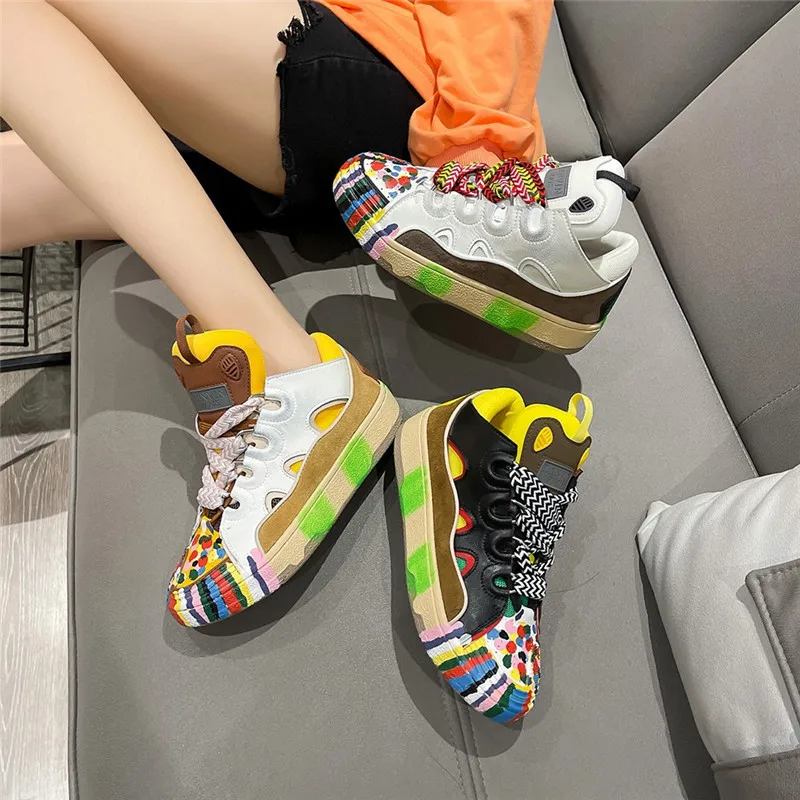 Couro Pai Tênis de Moda feminina de Sapatos de 2022 a Primavera e o Outono Novos Sapatos femininos Sujo Casual Graffiti Tênis